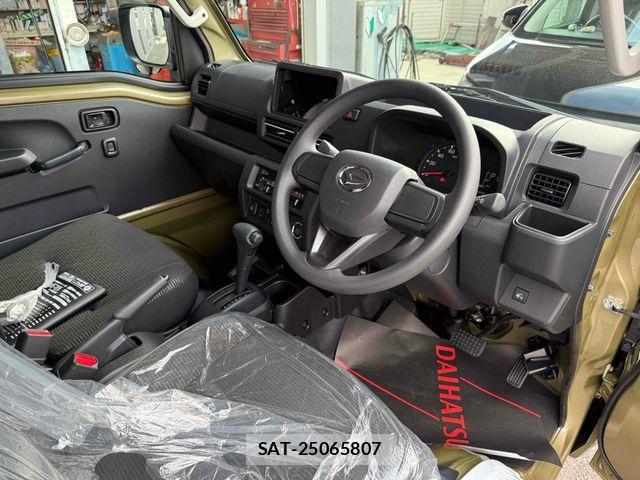 Daihatsu HIJET TRUCK 2025-01 689439-1