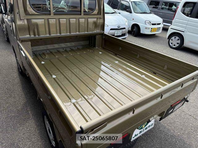 Daihatsu HIJET TRUCK 2025-01 689439-19