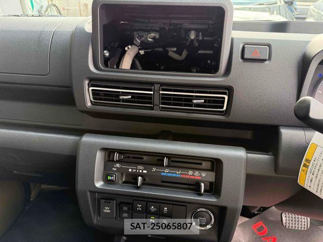 Daihatsu HIJET TRUCK 2025-01 689439-7