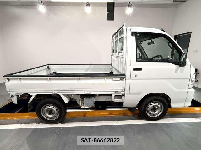 Daihatsu HIJET TRUCK 2003-04 1825197-8