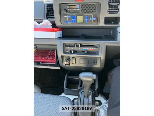Daihatsu HIJET TRUCK 2016-04 2009617-18