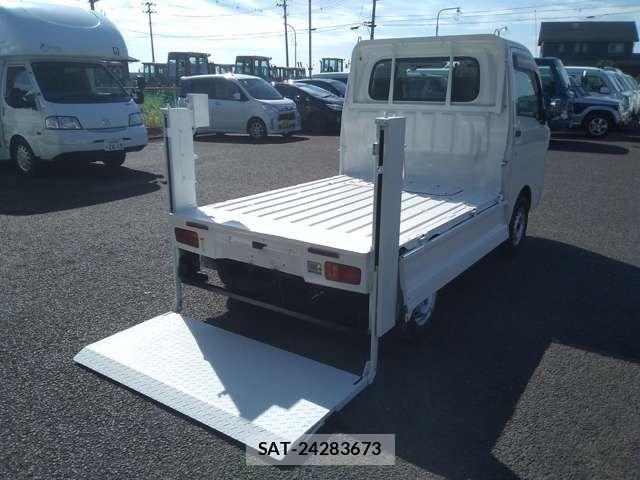 Daihatsu HIJET TRUCK 2018-03 3714451-11