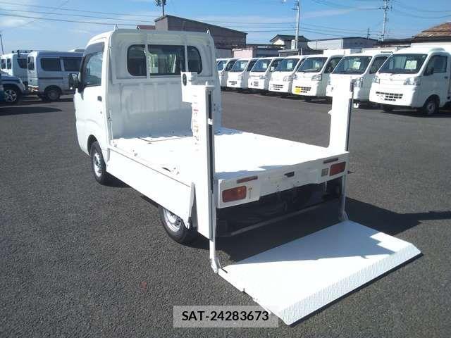 Daihatsu HIJET TRUCK 2018-03 3714451-12