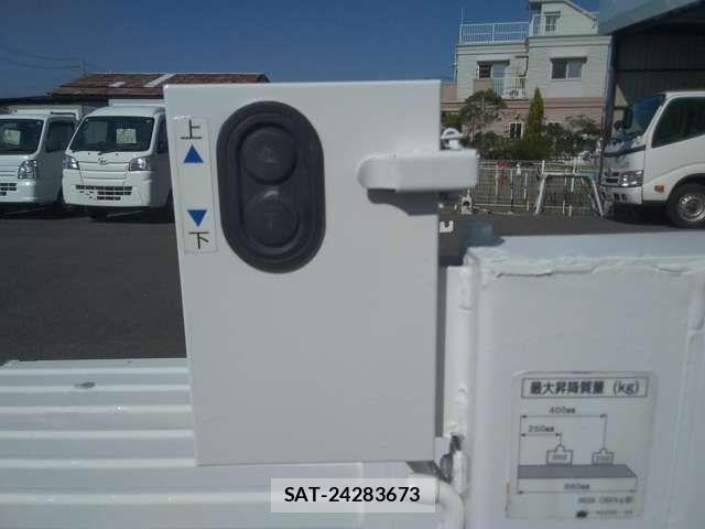 Daihatsu HIJET TRUCK 2018-03 3714451-13