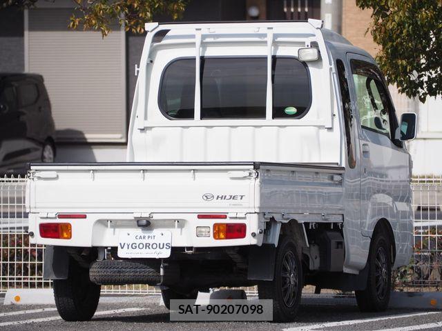 Daihatsu HIJET TRUCK 2017-06 3832949-12
