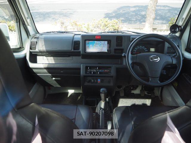 Daihatsu HIJET TRUCK 2017-06 3832949-13