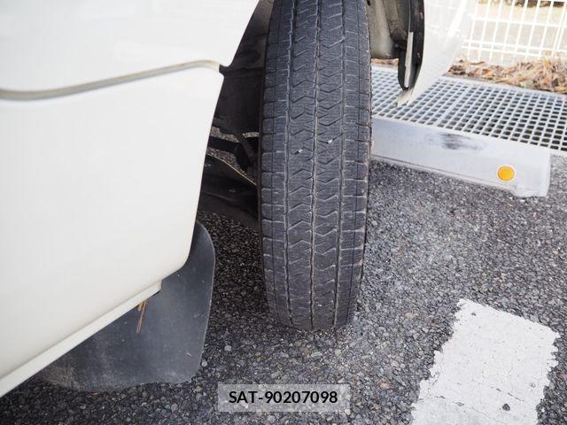 Daihatsu HIJET TRUCK 2017-06 3832949-28