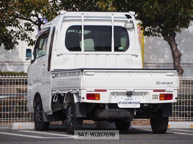 Daihatsu HIJET TRUCK 2017-06 3832949-2