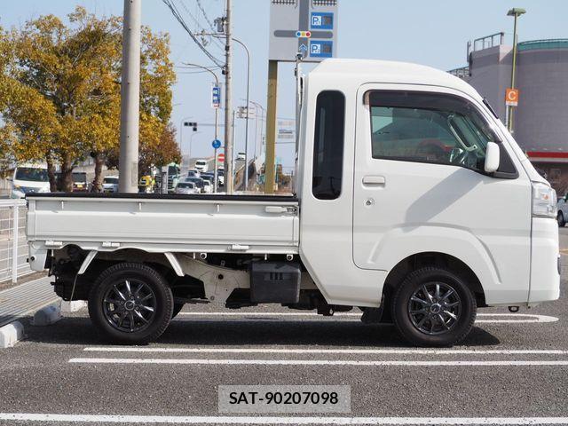 Daihatsu HIJET TRUCK 2017-06 3832949-5