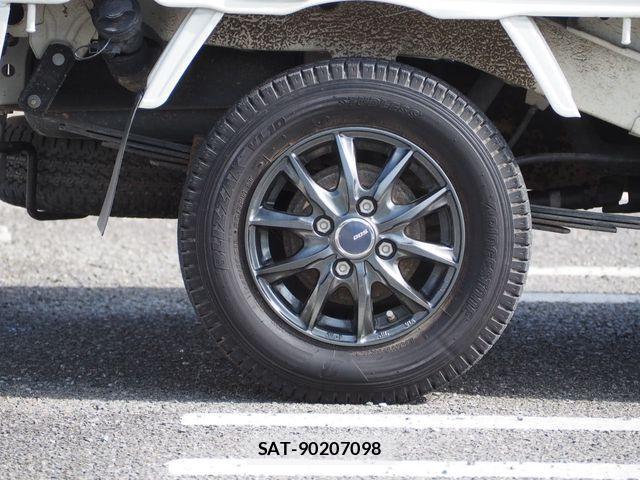 Daihatsu HIJET TRUCK 2017-06 3832949-6