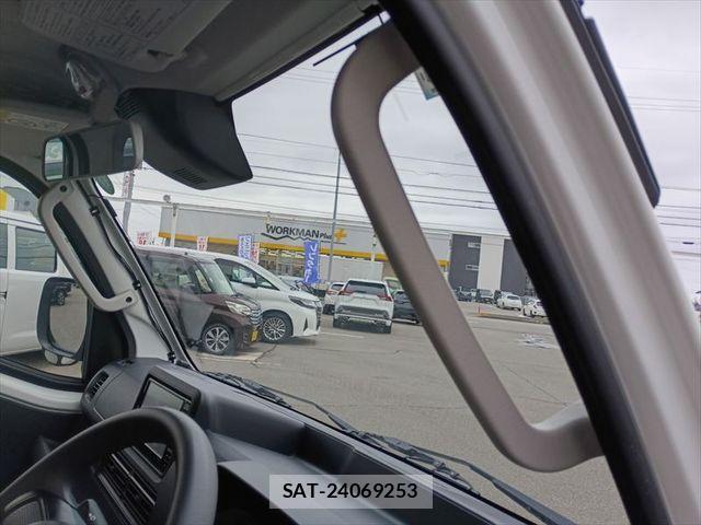 Daihatsu HIJET TRUCK 2022-12 4139520-23