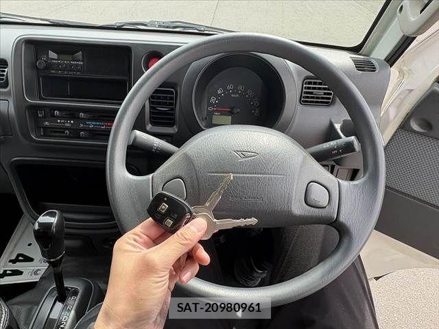 Daihatsu HIJET TRUCK 2014-01 4371117-6