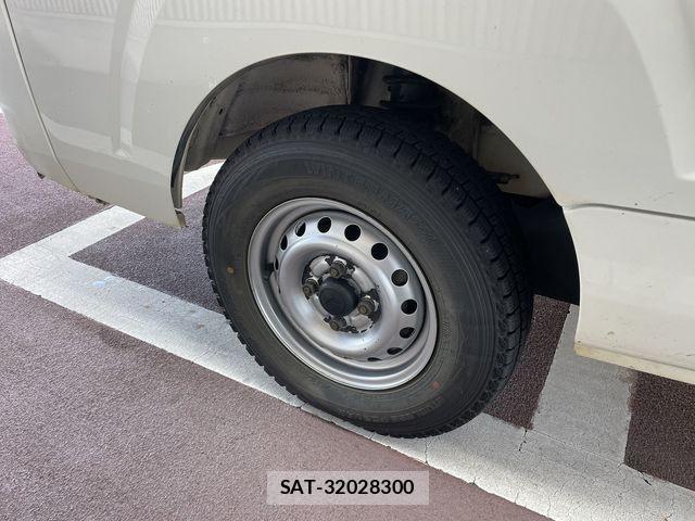 Daihatsu HIJET TRUCK 2015-02 4371115-11