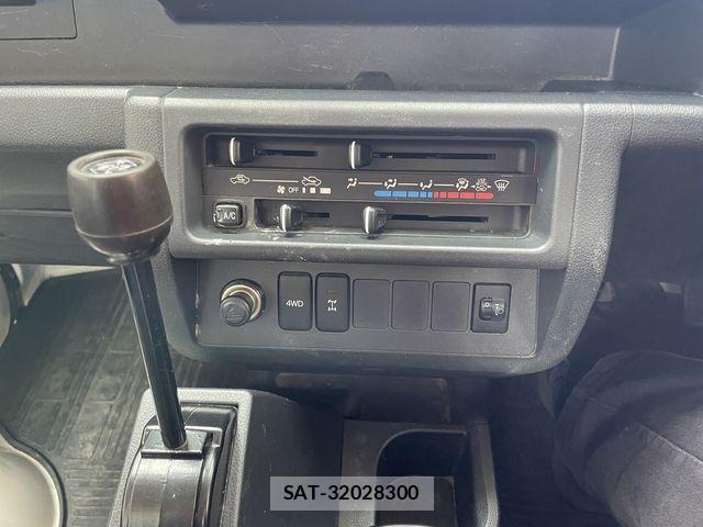 Daihatsu HIJET TRUCK 2015-02 4371115-19