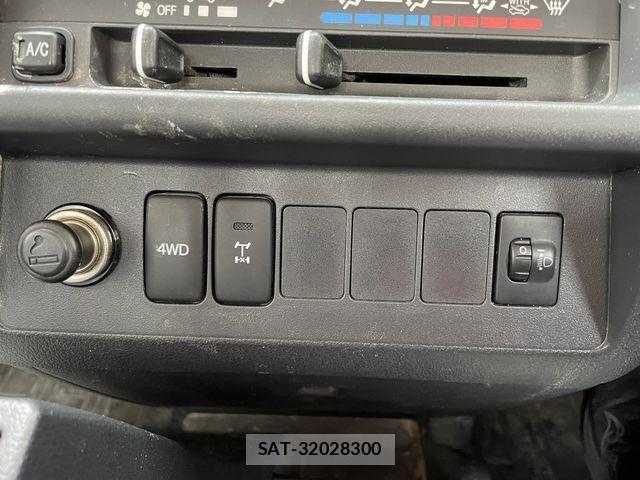 Daihatsu HIJET TRUCK 2015-02 4371115-21