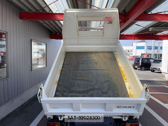 Daihatsu HIJET TRUCK 2015-02 4371115-2
