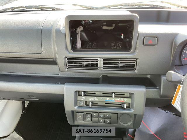 Daihatsu HIJET TRUCK 2026-02 4421090-10