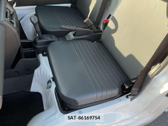 Daihatsu HIJET TRUCK 2026-02 4421090-21