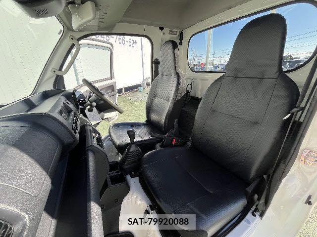 Daihatsu HIJET TRUCK 2022-05 5869145-12