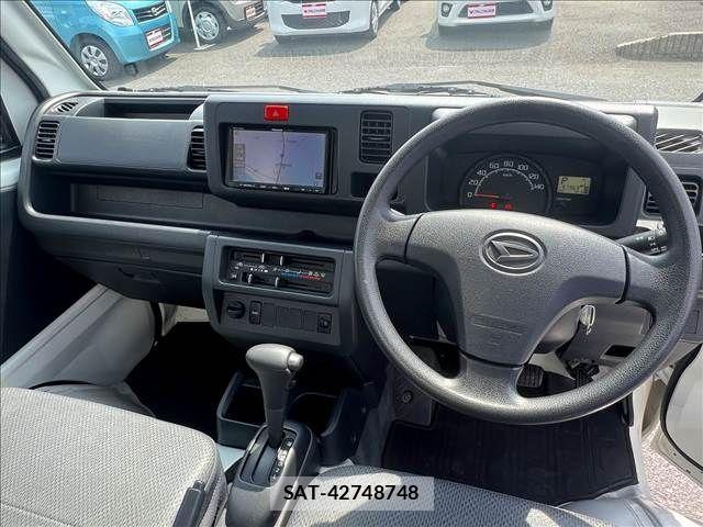 Daihatsu HIJET TRUCK 2017-04 6000579-1
