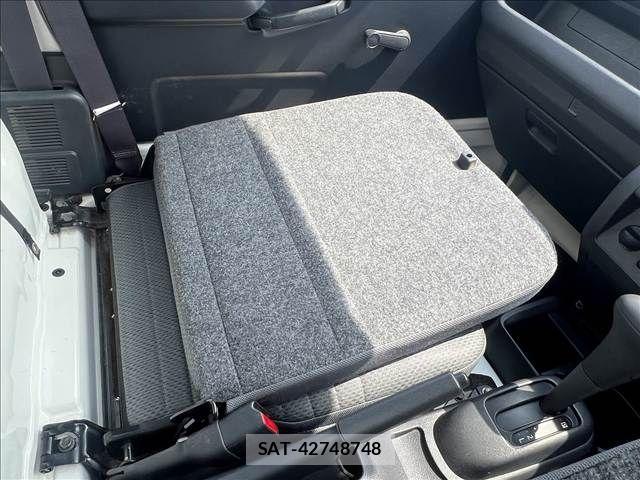 Daihatsu HIJET TRUCK 2017-04 6000579-6