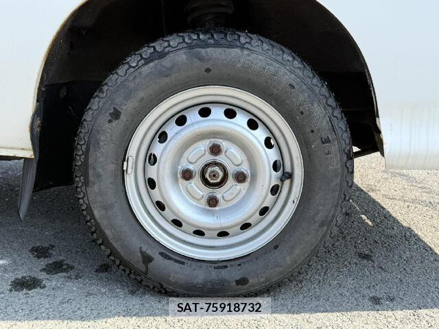 Daihatsu HIJET TRUCK 2012-02 6215426-12