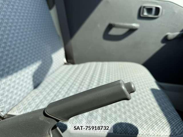 Daihatsu HIJET TRUCK 2012-02 6215426-28