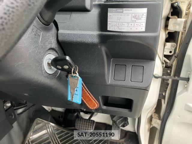 Daihatsu HIJET TRUCK 2017-10 6215427-17