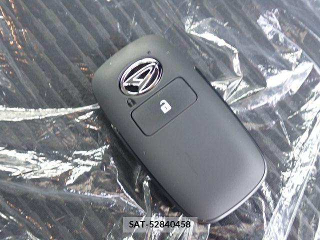 Daihatsu HIJET TRUCK 2026-04 6244429-27