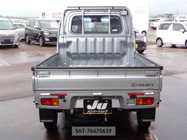 Daihatsu HIJET TRUCK 2020-10 6244442-6