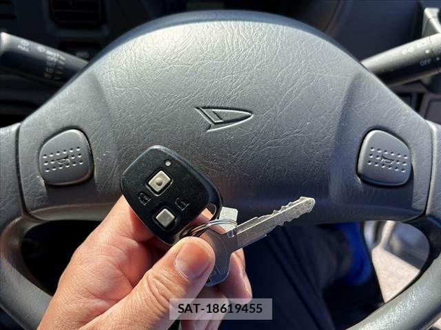 Daihatsu HIJET TRUCK 2013-01 6906190-22