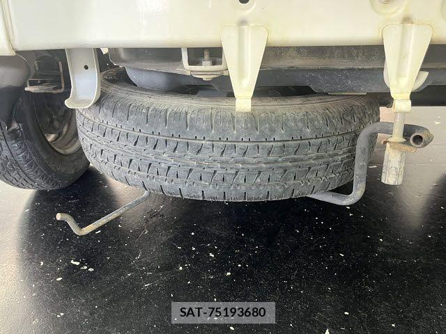 Daihatsu HIJET TRUCK 2018-01 7219502-9