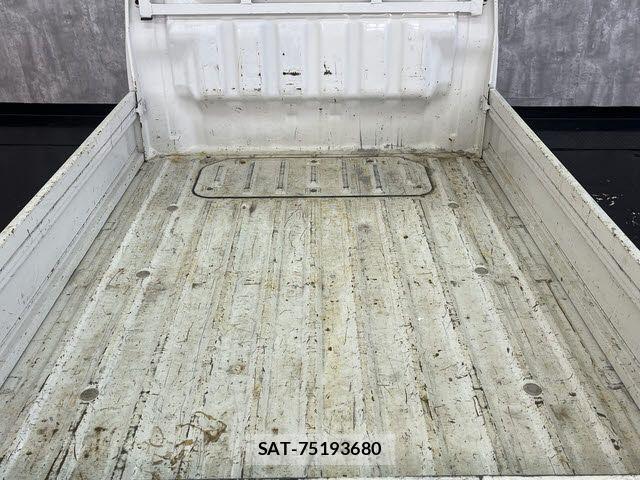 Daihatsu HIJET TRUCK 2018-01 7219502-20