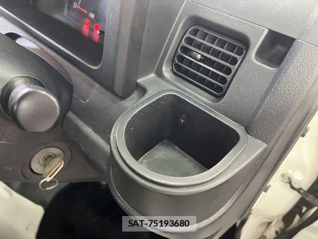Daihatsu HIJET TRUCK 2018-01 7219502-21