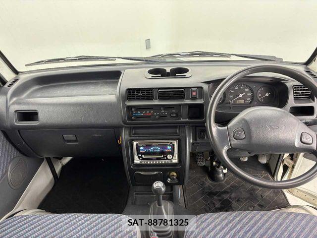 Daihatsu HIJET TRUCK 2004-05 7327463-4