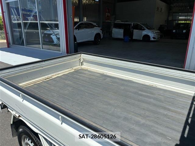 Daihatsu HIJET TRUCK 2017-06 7327453-6