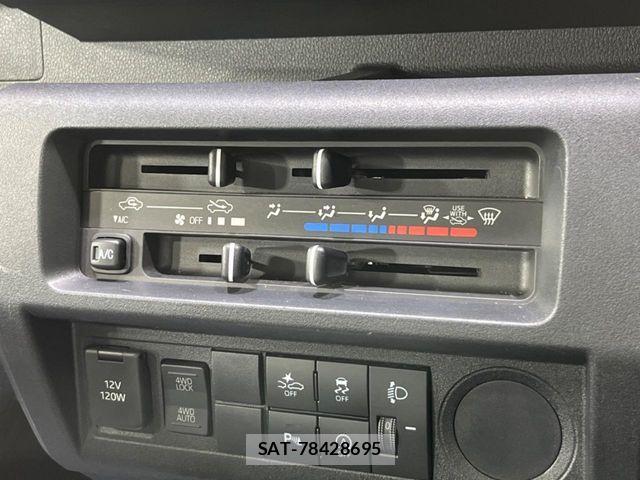 Daihatsu HIJET TRUCK 2023-05 7358068-6
