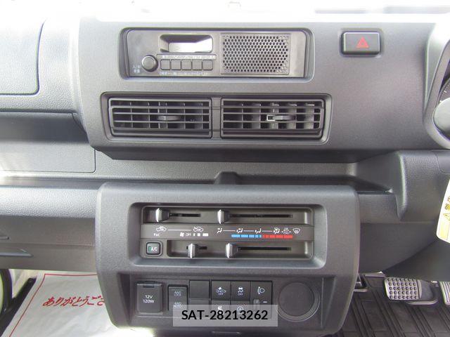 Daihatsu HIJET TRUCK 2026-04 8035941-12