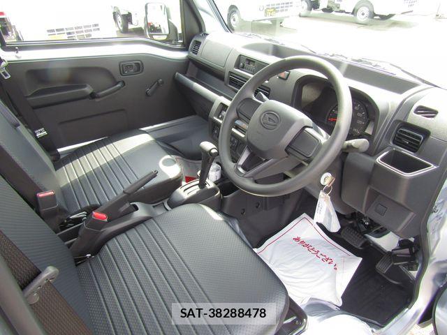 Daihatsu HIJET TRUCK 2026-04 8035944-9