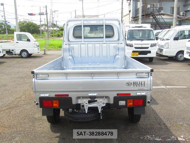 Daihatsu HIJET TRUCK 2026-04 8035944-5