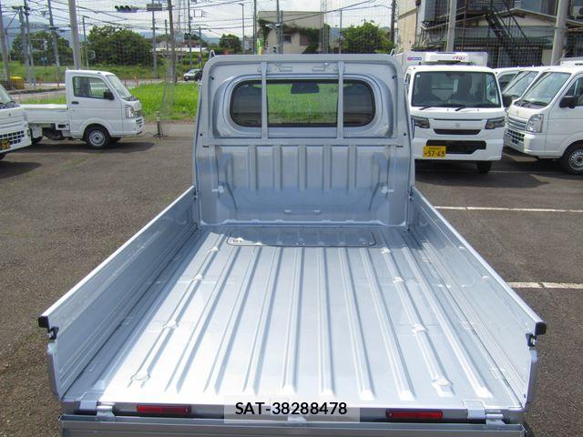 Daihatsu HIJET TRUCK 2026-04 8035944-8
