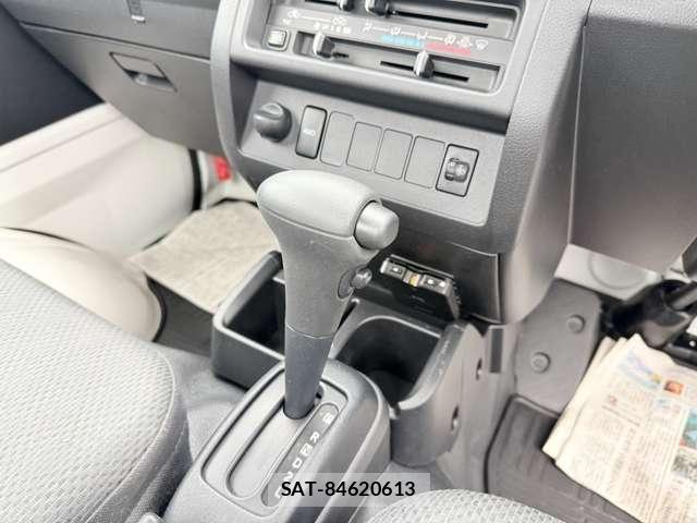Daihatsu HIJET TRUCK 2018-10 8073996-23