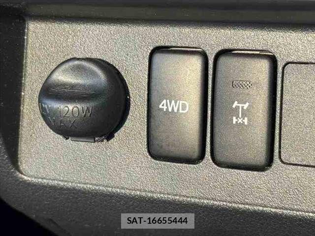 Daihatsu HIJET TRUCK 2018-06 8207840-21