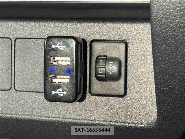 Daihatsu HIJET TRUCK 2018-06 8207840-24