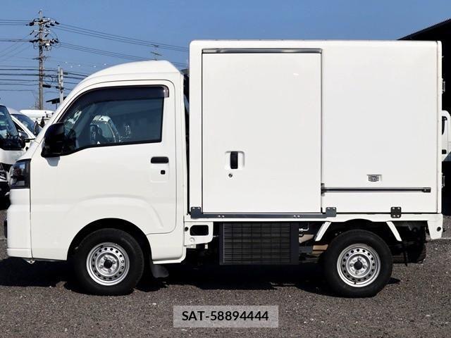 Daihatsu HIJET TRUCK 2022-01 8230309-8