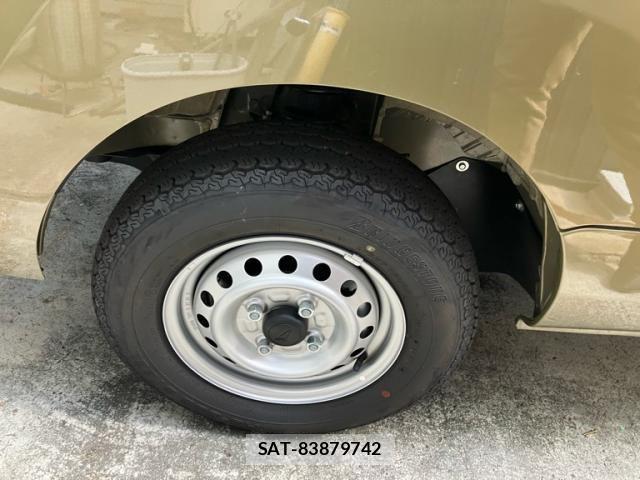 Daihatsu HIJET TRUCK 2024-04 8230310-11
