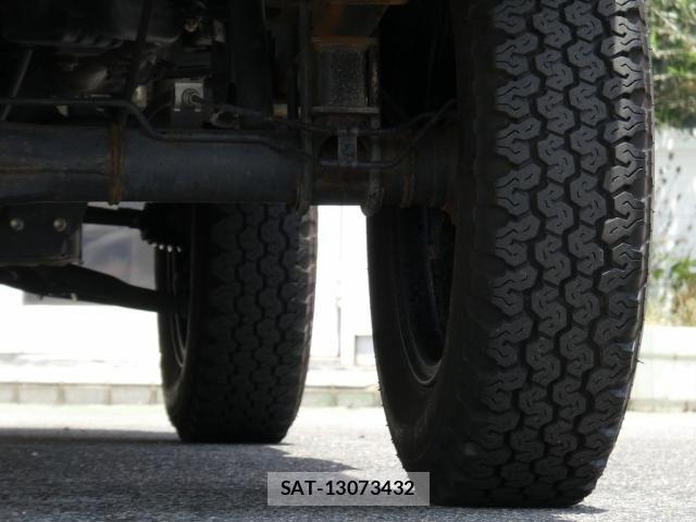 Daihatsu HIJET TRUCK 2016-12 8245402-24