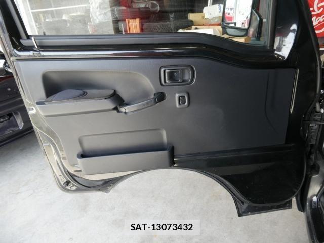 Daihatsu HIJET TRUCK 2016-12 8245402-3
