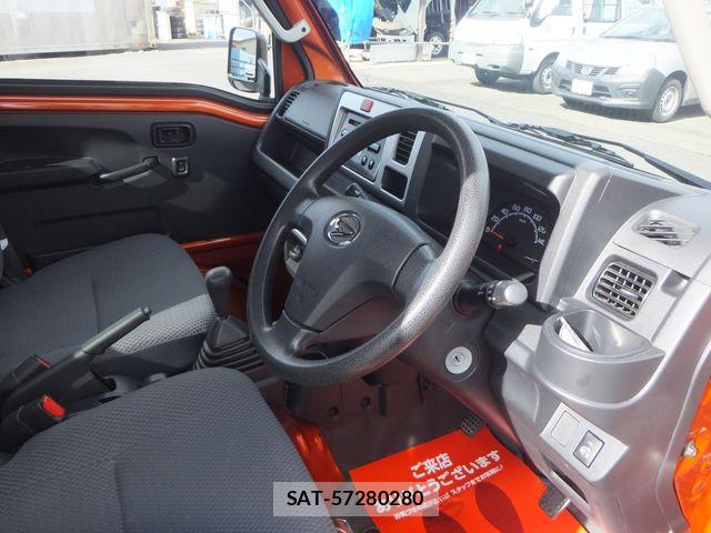 Daihatsu HIJET TRUCK 2018-07 8245405-11