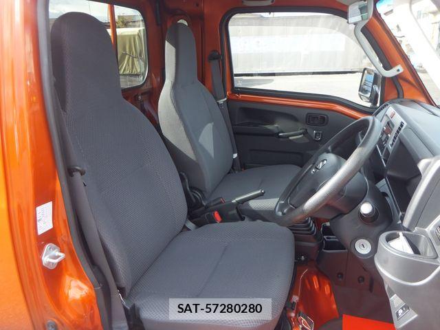 Daihatsu HIJET TRUCK 2018-07 8245405-12